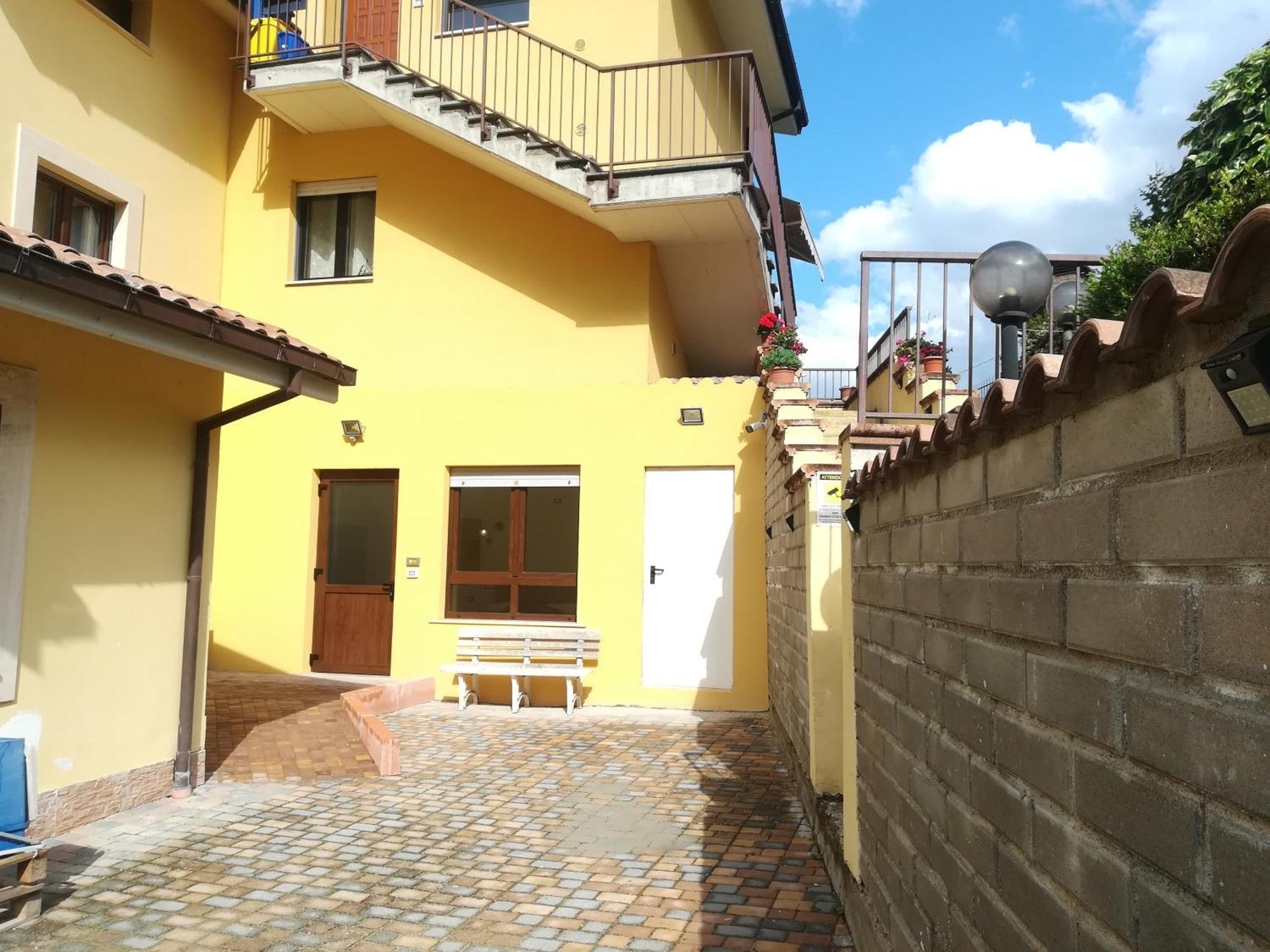 Complesso Turistico Aurora - Camere B&B Poggio Picenze Exterior foto